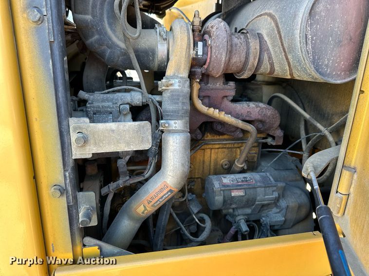 image for item NJ9337 2005 John Deere 444J wheel loader