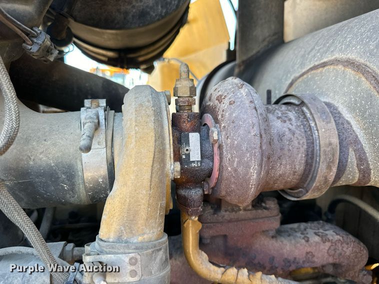 image for item NJ9337 2005 John Deere 444J wheel loader