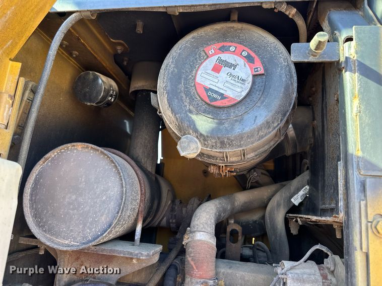 image for item NJ9337 2005 John Deere 444J wheel loader