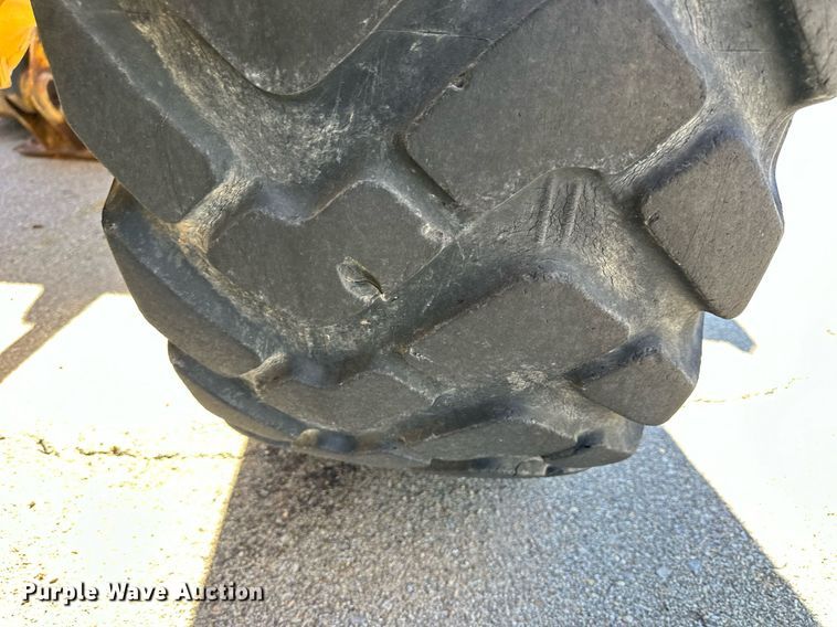 image for item NJ9337 2005 John Deere 444J wheel loader