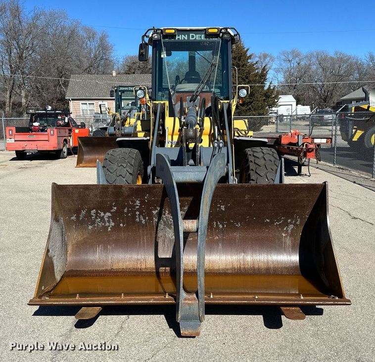 image for item NJ9338 2005 John Deere 444J wheel loader