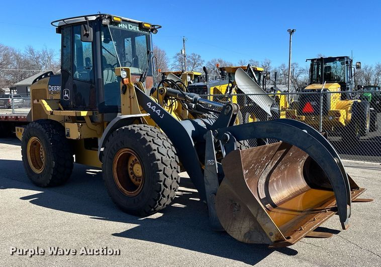 image for item NJ9338 2005 John Deere 444J wheel loader