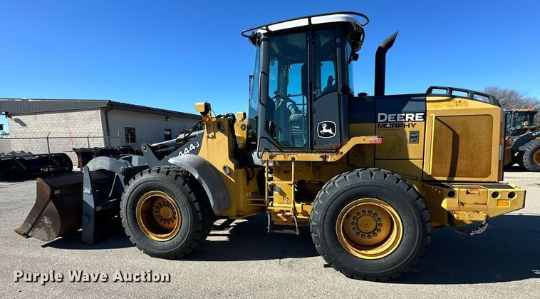 image for item NJ9338 2005 John Deere 444J wheel loader