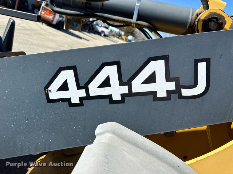 image for item NJ9338 2005 John Deere 444J wheel loader