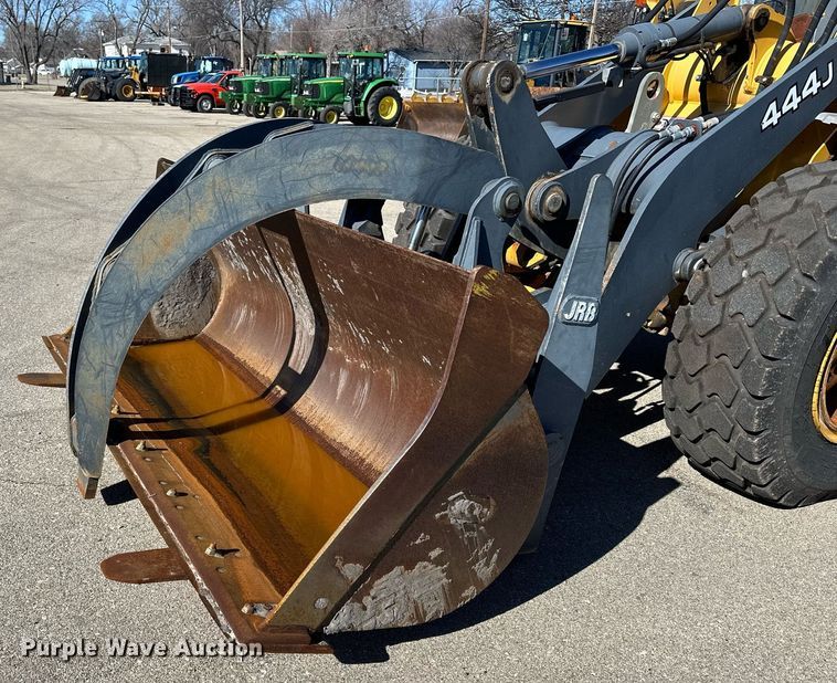 image for item NJ9338 2005 John Deere 444J wheel loader