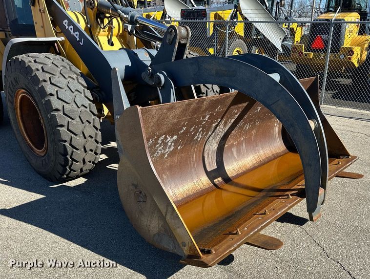 image for item NJ9338 2005 John Deere 444J wheel loader