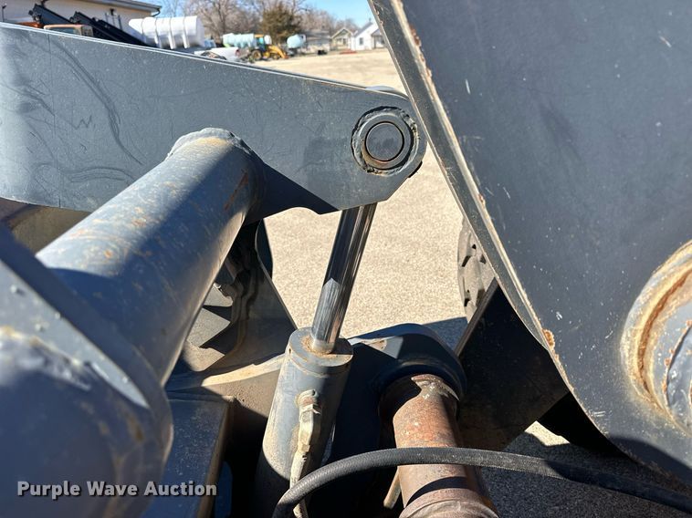 image for item NJ9338 2005 John Deere 444J wheel loader