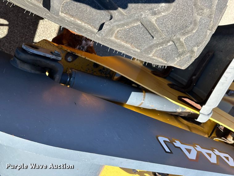 image for item NJ9338 2005 John Deere 444J wheel loader