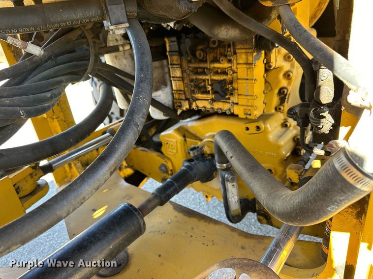 image for item NJ9338 2005 John Deere 444J wheel loader