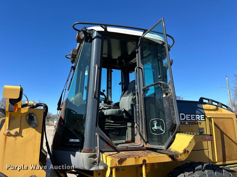 image for item NJ9338 2005 John Deere 444J wheel loader