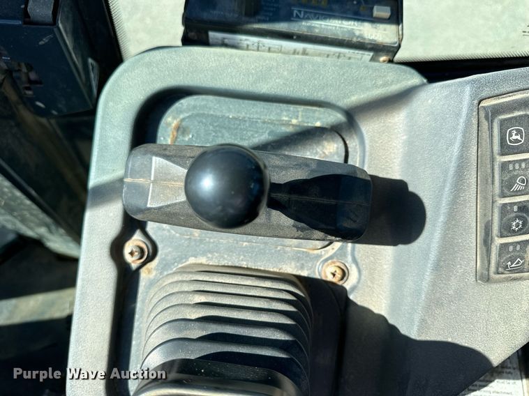 image for item NJ9338 2005 John Deere 444J wheel loader