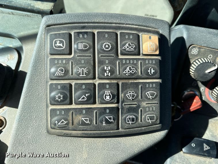 image for item NJ9338 2005 John Deere 444J wheel loader