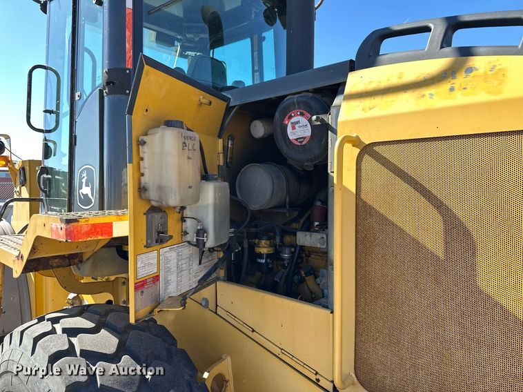 image for item NJ9338 2005 John Deere 444J wheel loader