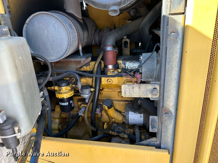 image for item NJ9338 2005 John Deere 444J wheel loader