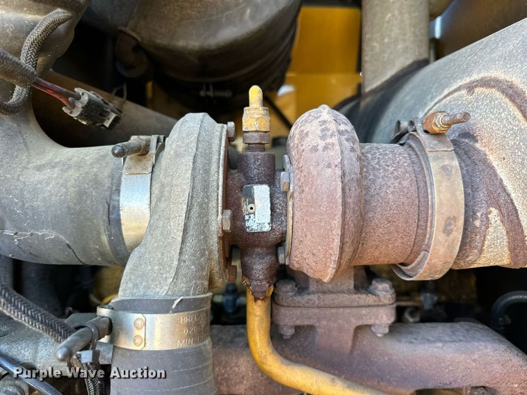 image for item NJ9338 2005 John Deere 444J wheel loader