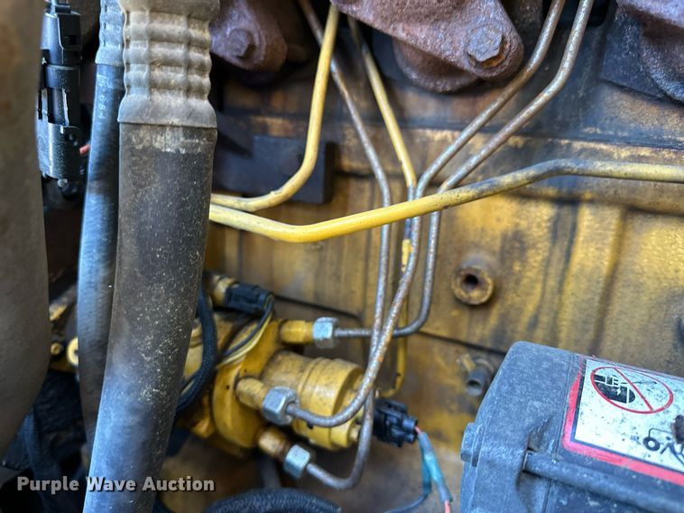 image for item NJ9338 2005 John Deere 444J wheel loader