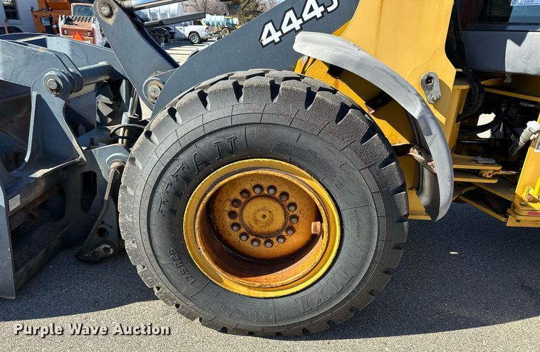 image for item NJ9338 2005 John Deere 444J wheel loader