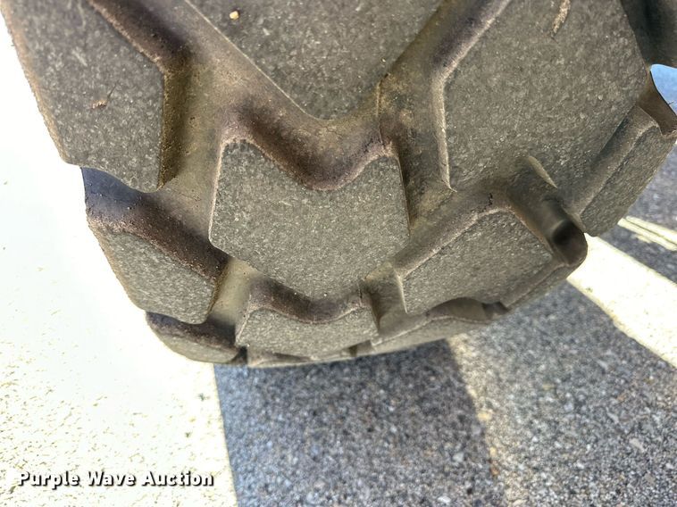 image for item NJ9338 2005 John Deere 444J wheel loader