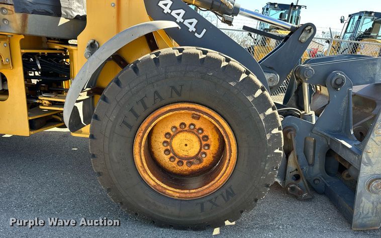 image for item NJ9338 2005 John Deere 444J wheel loader