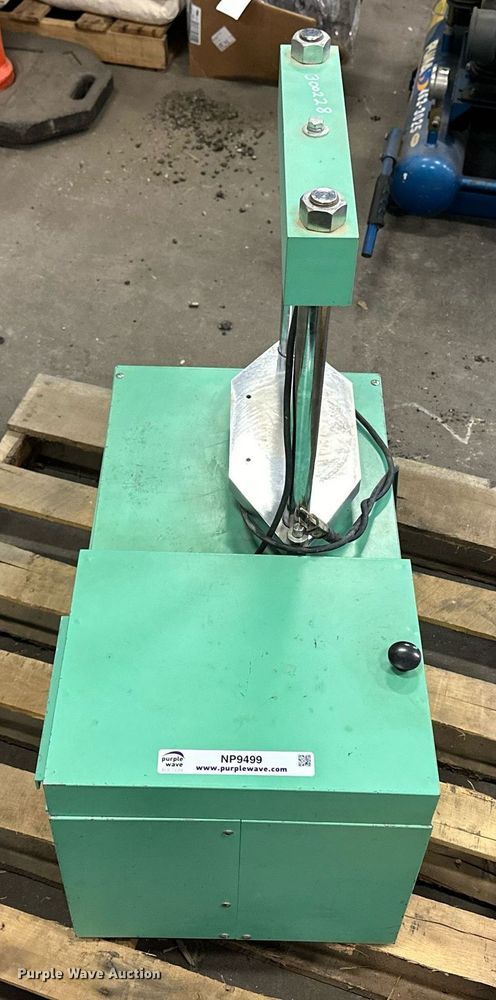 image for item NP9499 Marshall Pine AF850T asphalt sample tester