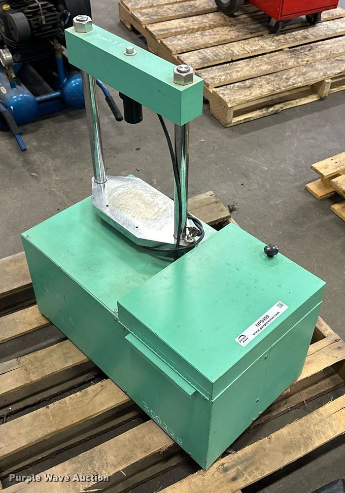 image for item NP9499 Marshall Pine AF850T asphalt sample tester