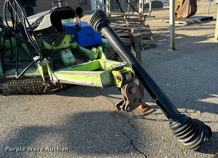 image for item NU9346 2006 Schulte XH1000 rotary mower