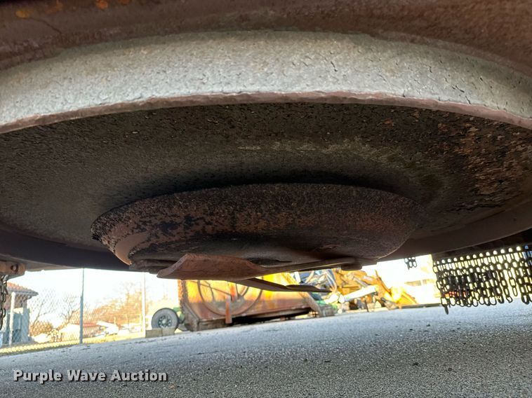 image for item NU9347 2006 Schute XH1500 batwing rotary mower