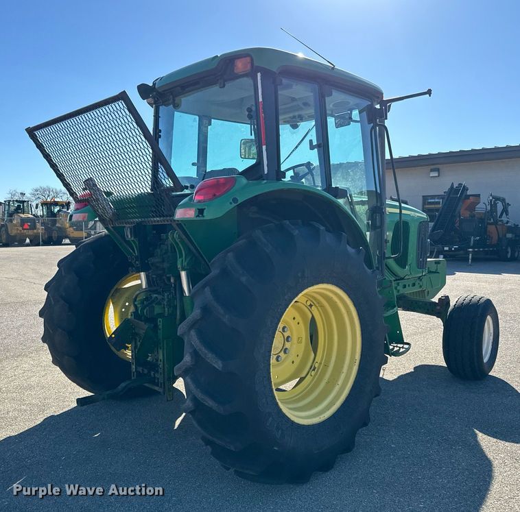 image for item NU9353 2006 John Deere 6415 tractor