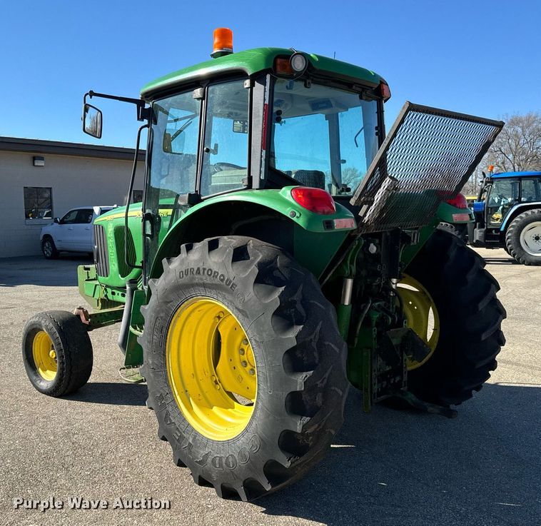 image for item NU9353 2006 John Deere 6415 tractor