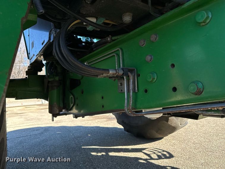 image for item NU9353 2006 John Deere 6415 tractor