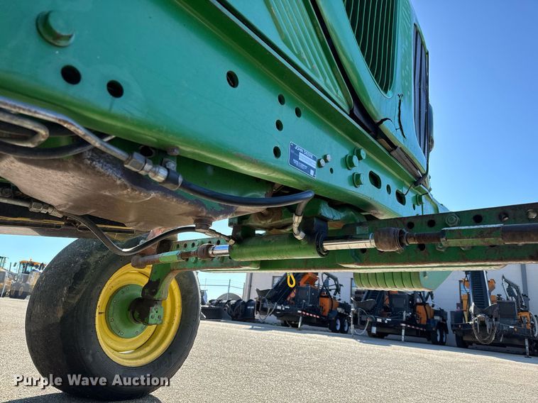 image for item NU9353 2006 John Deere 6415 tractor