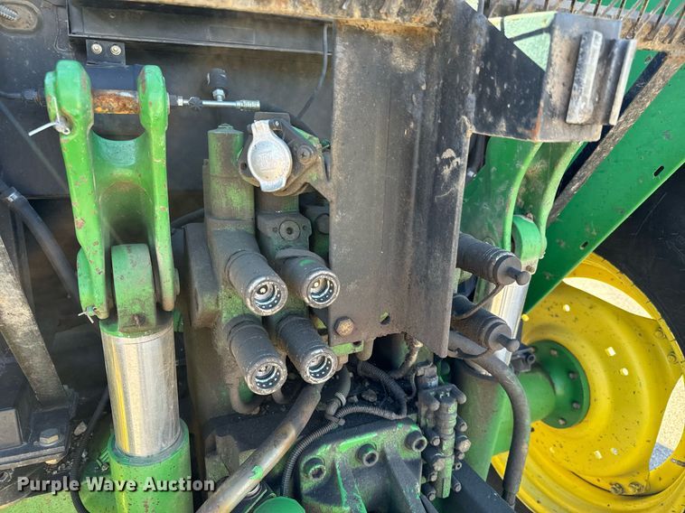 image for item NU9353 2006 John Deere 6415 tractor