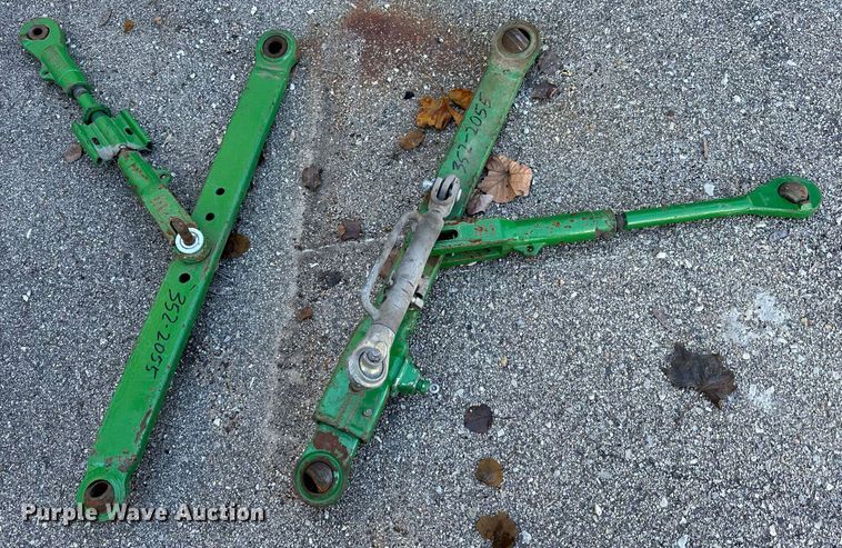 image for item NU9353 2006 John Deere 6415 tractor