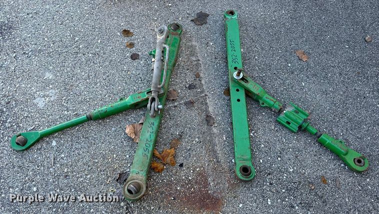 image for item NU9353 2006 John Deere 6415 tractor