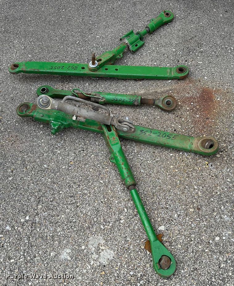 image for item NU9353 2006 John Deere 6415 tractor