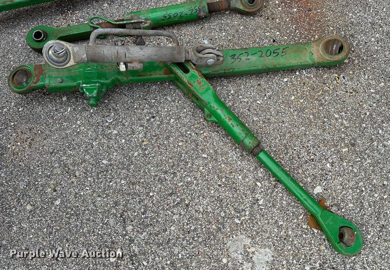 image for item NU9353 2006 John Deere 6415 tractor