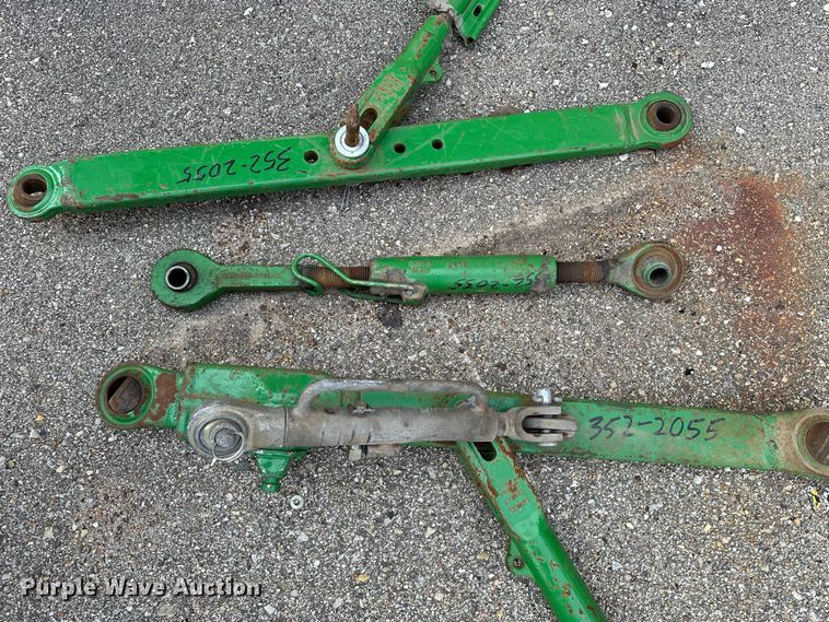 image for item NU9353 2006 John Deere 6415 tractor