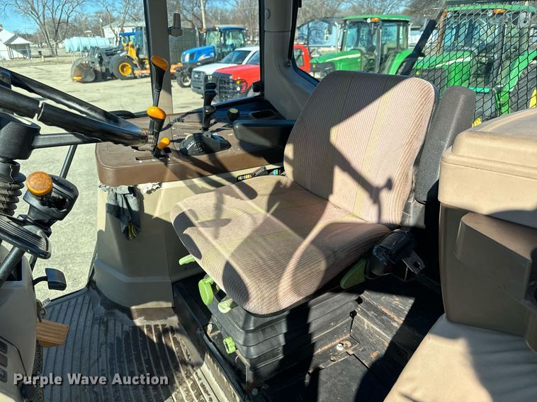 image for item NU9353 2006 John Deere 6415 tractor