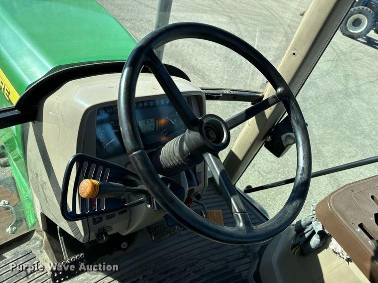 image for item NU9353 2006 John Deere 6415 tractor