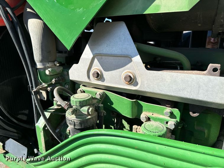 image for item NU9353 2006 John Deere 6415 tractor