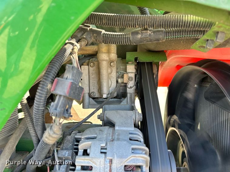 image for item NU9353 2006 John Deere 6415 tractor