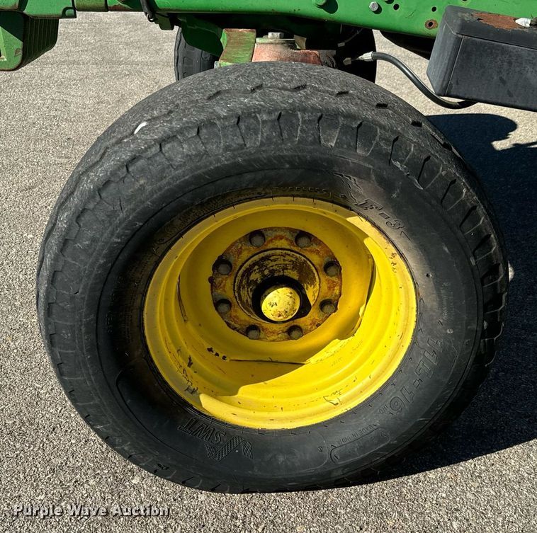 image for item NU9353 2006 John Deere 6415 tractor