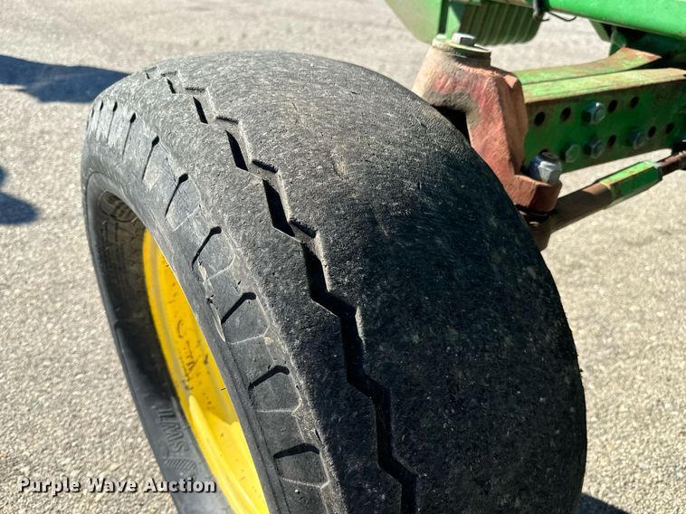 image for item NU9353 2006 John Deere 6415 tractor