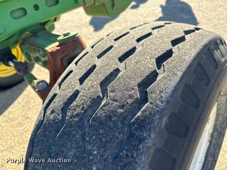 image for item NU9353 2006 John Deere 6415 tractor