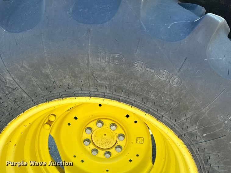 image for item NU9353 2006 John Deere 6415 tractor