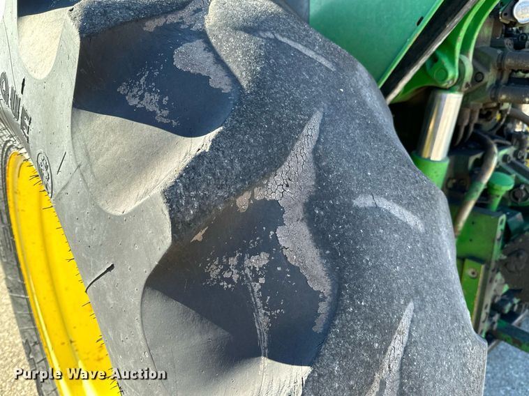 image for item NU9353 2006 John Deere 6415 tractor