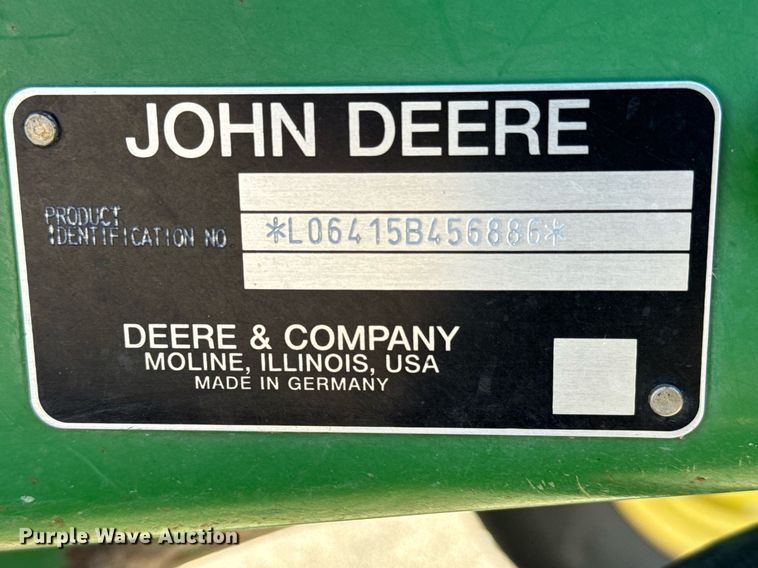 image for item NU9353 2006 John Deere 6415 tractor