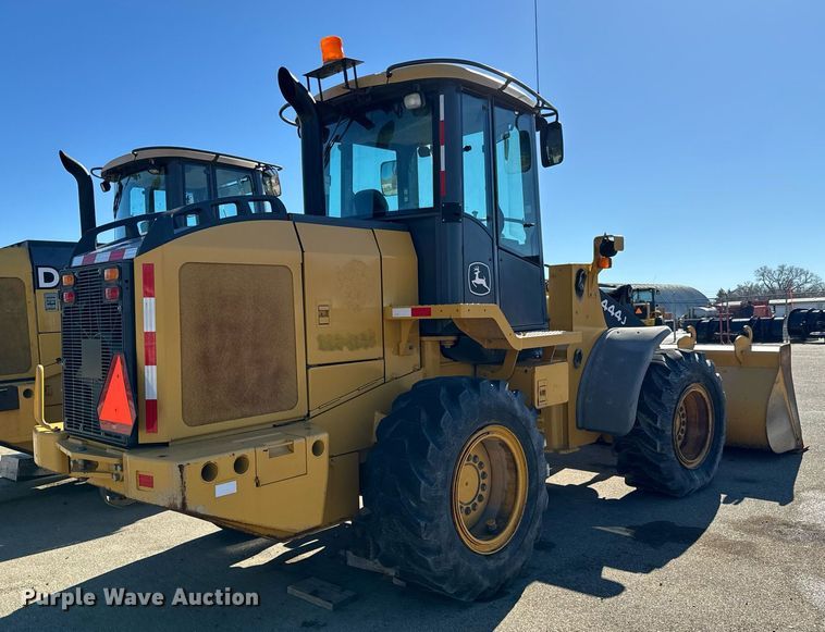 image for item NU9354 2005 John Deere 444J wheel loader