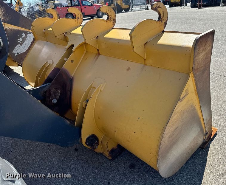 image for item NU9354 2005 John Deere 444J wheel loader