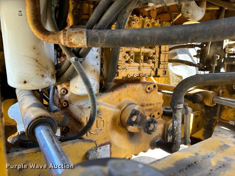 image for item NU9354 2005 John Deere 444J wheel loader